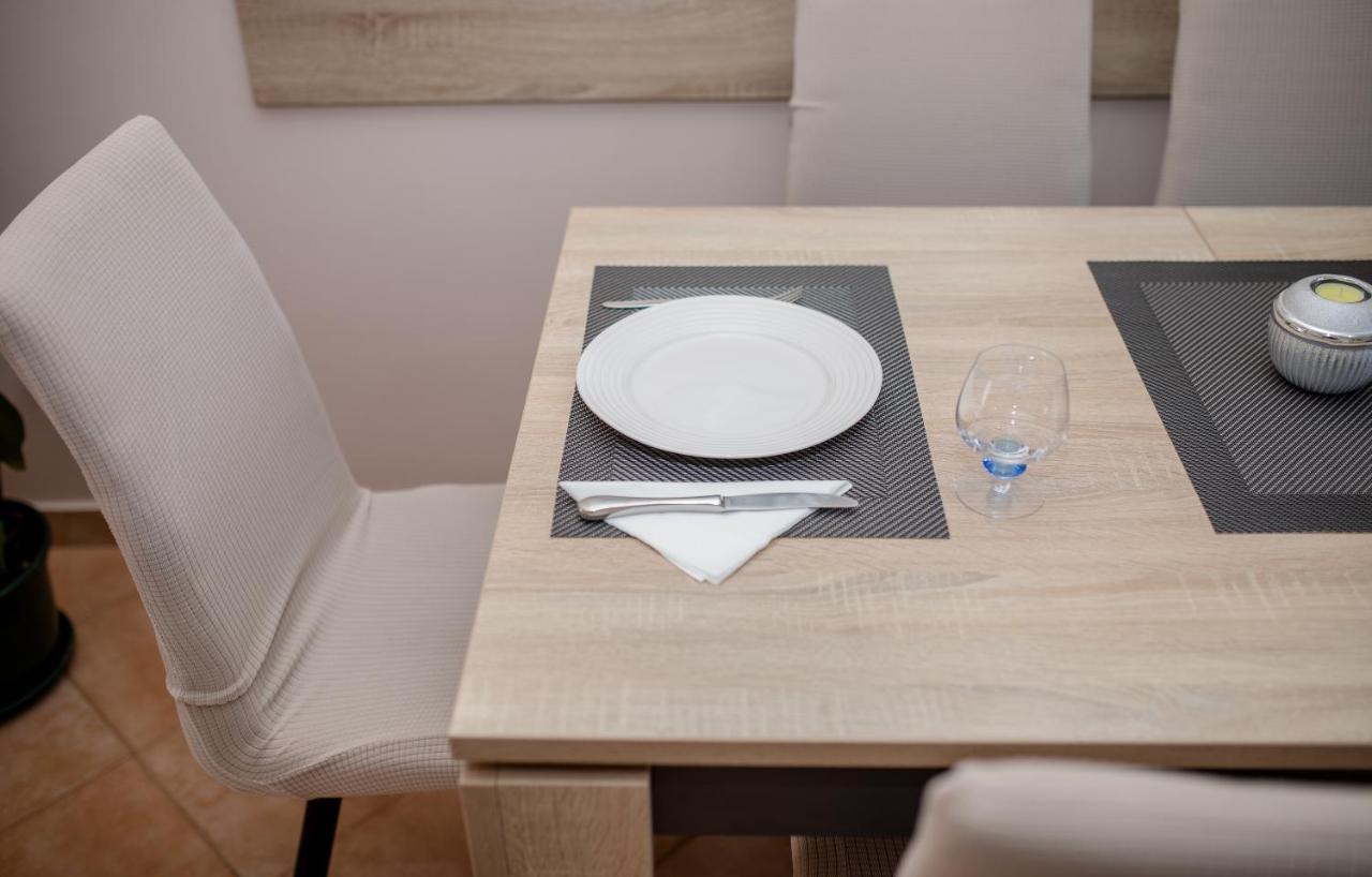 Apartments Luka ラブ エクステリア 写真