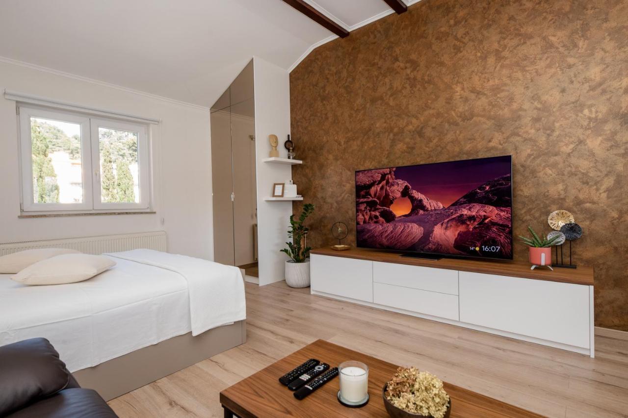 Apartments Luka ラブ エクステリア 写真